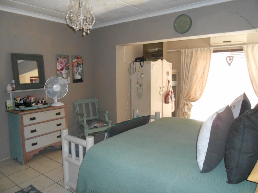 4 Bedroom Property for Sale in Humansdorp Eastern Cape